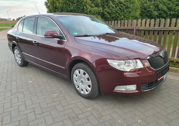 skoda superb ustka Skoda Superb cena 23500 przebieg: 221151, rok produkcji 2008 z Ustka